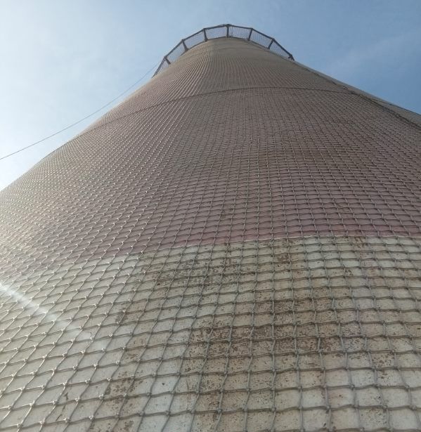 Contrôle de filets en place sur une cheminée industrielle en région PACA