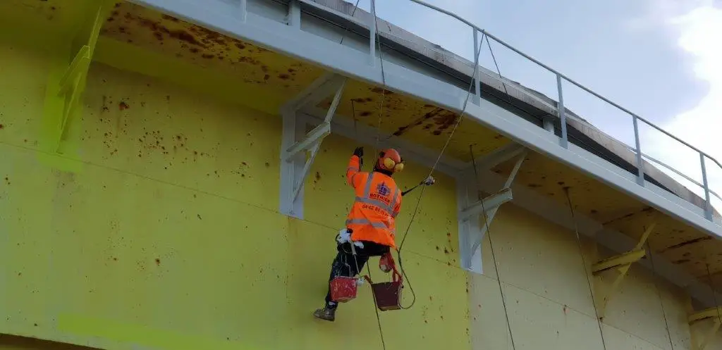 cordiste mise en peinture en hauteur