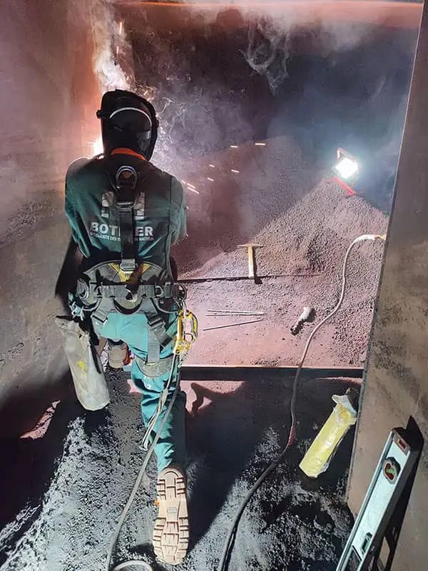 Soudage d'une plaque d'obturation près de Marseille