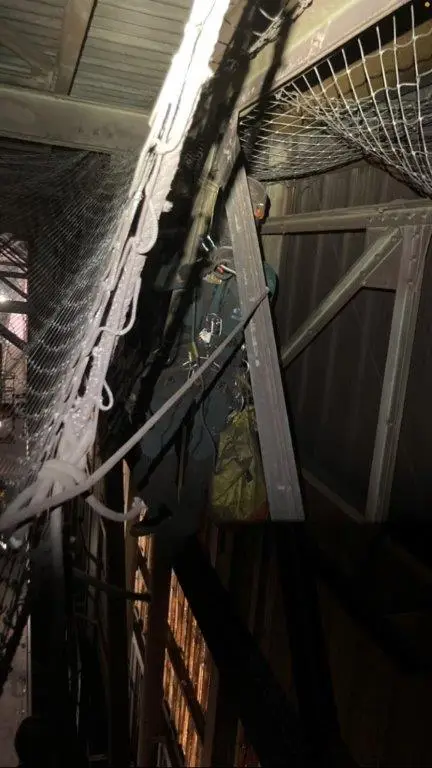 Pose de filets anti-chute sur un site industriel près de Marseille