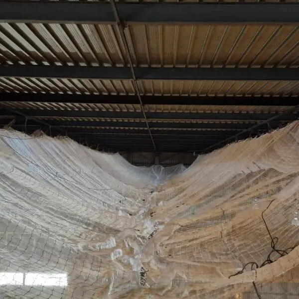 Pose de filet de sécurité en secteur industriel près de Marseille dans les Bouches-du-Rhône, 13