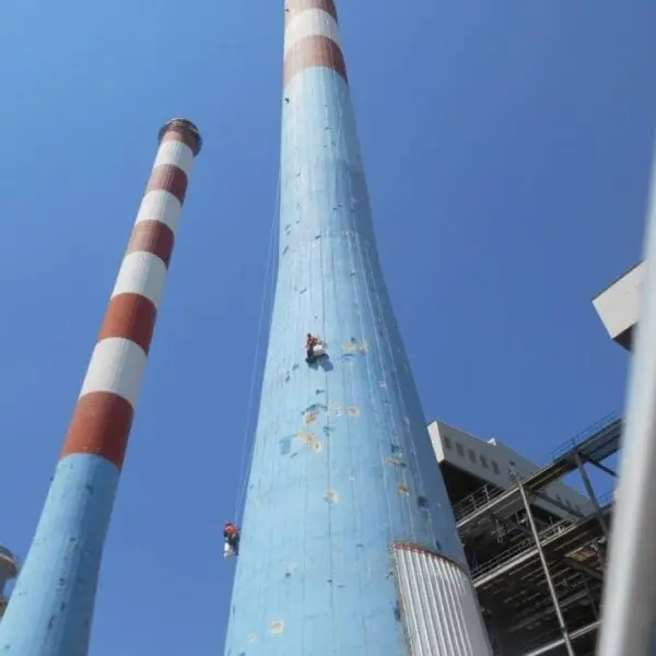 Purge d'éléments en hauteur près de Marseille dans les Bouches-du-Rhône, 13