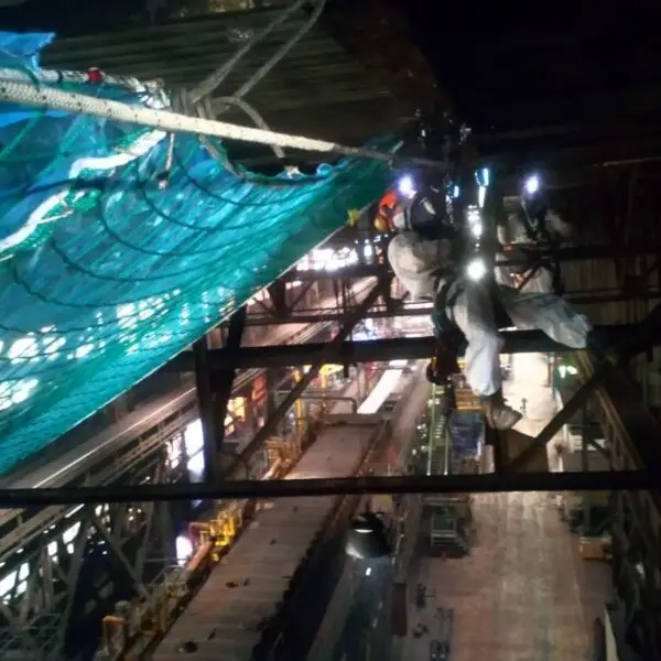 Pose de filet de sécurité en industrie près de Marseille dans les Bouches-du-Rhône, 13