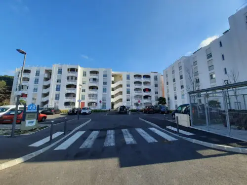 Nettoyage et réfection de façade à Miramas dans les Bouches-du-Rhône, 13