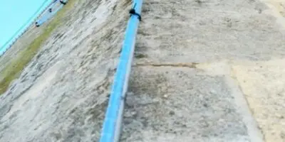 Installation de fils lumineux sur l’église Saint-Louis de Martigues