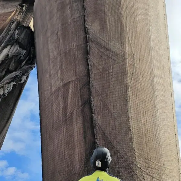 Pose de filet de protection et pare gravat sur site industriel près de Marseille